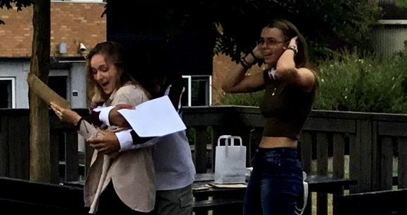 WisemanEaling's tweet photo. 🥂Many congratulations to our Yr 13s who achieved 'Outstanding' (ALPs Scoring) results. 32 students achieving A*/A in all subjects, Oxbridge entry 14th yr in a row &amp; overwhelming majority to 1st choice uni / apprenticeship programmes - Ready to the change the world!' Mr Kiely, HT https://t.co/EU8GFVfzo4