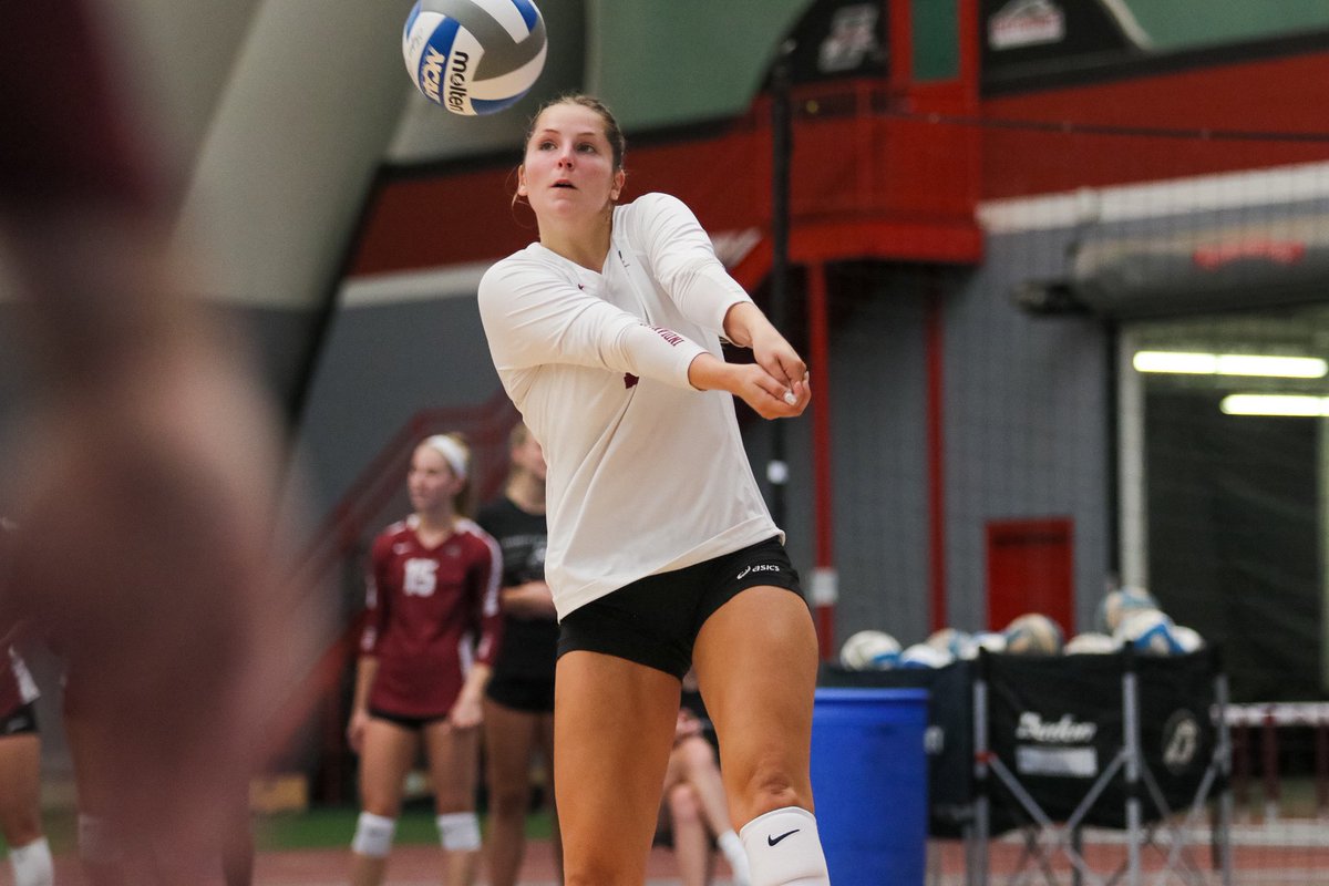 UIndyAthletics's tweet photo. Stills from the @UIndyVball season opener.

📸 @jordanmmenard https://t.co/zfBdLapBaZ