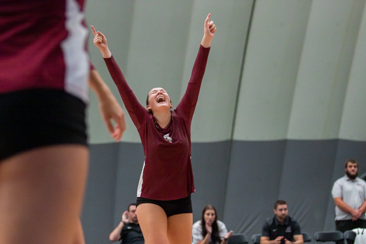 UIndyAthletics's tweet photo. Stills from the @UIndyVball season opener.

📸 @jordanmmenard https://t.co/zfBdLapBaZ
