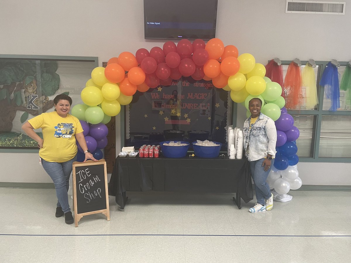 kojessie's tweet photo. Floating through the first full week of school. #KeebleConnected #AldineConnected @DozierMrs @ShekaDow @Keeble_AISD https://t.co/60okPjUV02