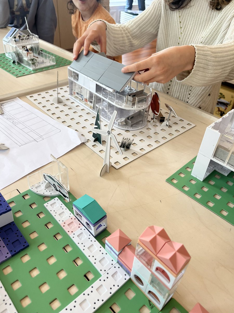 ArckitDamien's tweet photo. Drawing Building Presenting #ThisIsArckit #arckitsummercamp #futurelearning #futureeducation #arckit #arckitacademy #arckitmodel #steamedu https://t.co/BTdBBNR3UY