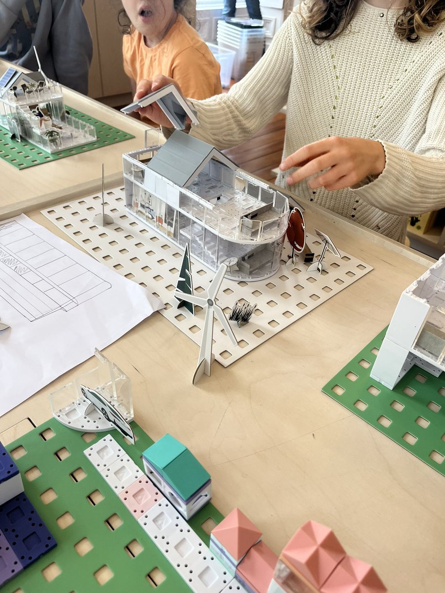 ArckitDamien's tweet photo. Drawing Building Presenting #ThisIsArckit #arckitsummercamp #futurelearning #futureeducation #arckit #arckitacademy #arckitmodel #steamedu https://t.co/BTdBBNR3UY