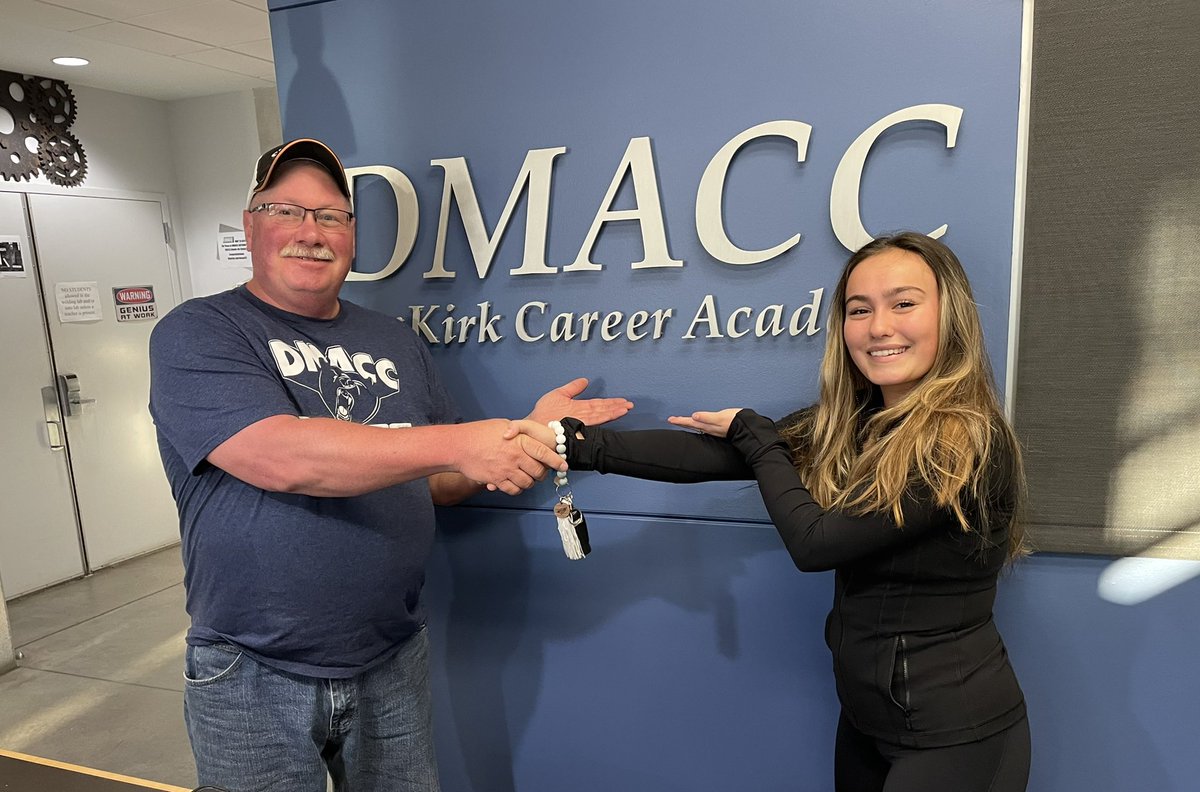 DMACC_Perry's tweet photo. “DMACC Friday” @ the VanKirk Career Academy #DMACC #LifesCalling #YouAreWelcomeHere https://t.co/uvvu5KHQV6