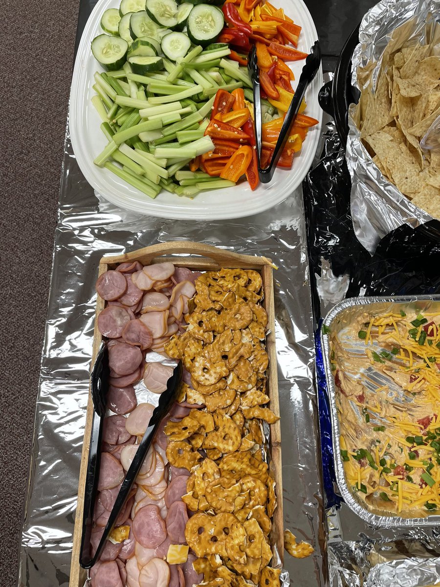 AmyWinfree's tweet photo. More charcuterie boards here at the Hub! @Hubbard_Elem 👌🏻 https://t.co/2nyFrHq6Nm