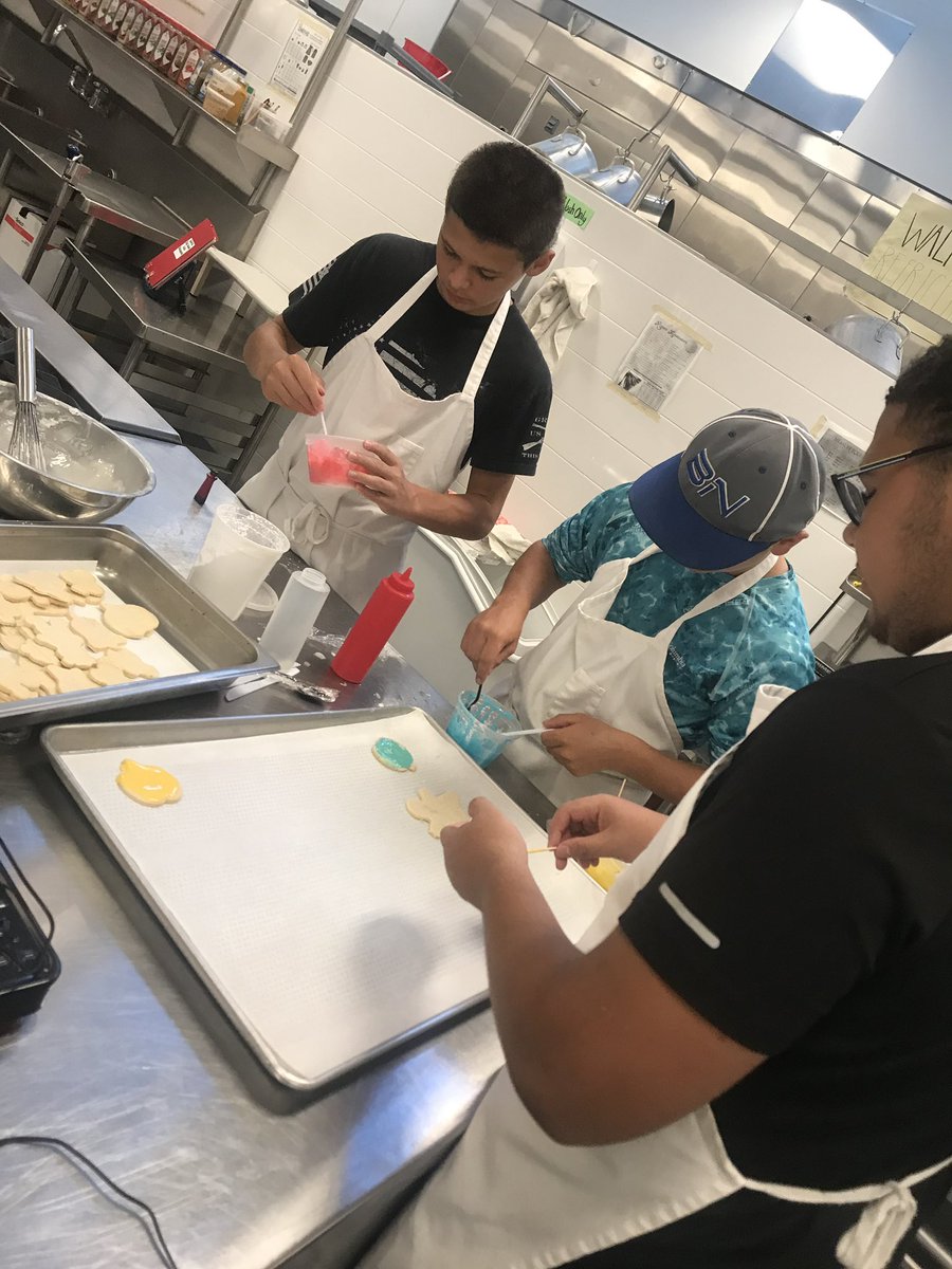 VinningJr's tweet photo. When you think of cookies, think Crumbl, Tiff’s Treats and CHS Culinary. Here Ms. Dodson and her culinary students are seen preparing cookies for the HS staff. #CaldwellProud #CaldwellHighSchool https://t.co/dy5isx2MeD