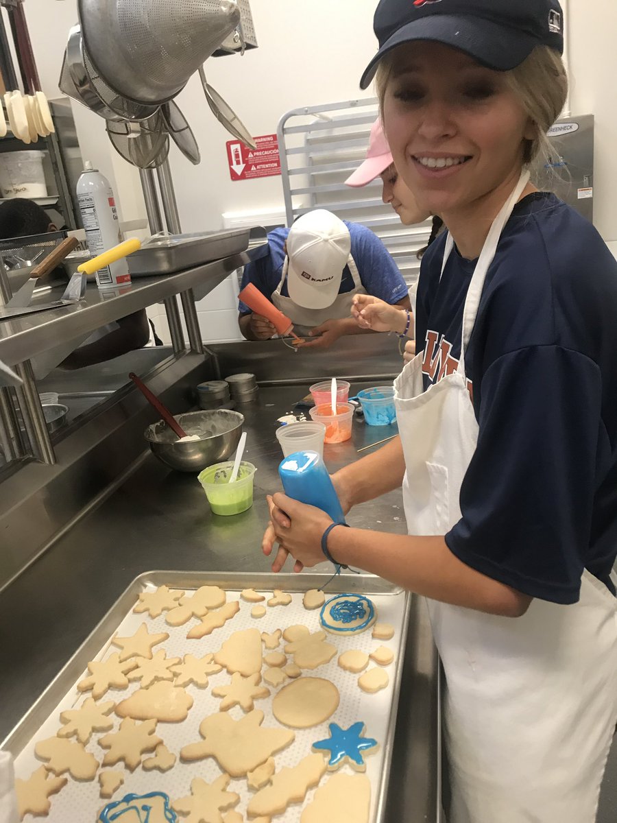 VinningJr's tweet photo. When you think of cookies, think Crumbl, Tiff’s Treats and CHS Culinary. Here Ms. Dodson and her culinary students are seen preparing cookies for the HS staff. #CaldwellProud #CaldwellHighSchool https://t.co/dy5isx2MeD