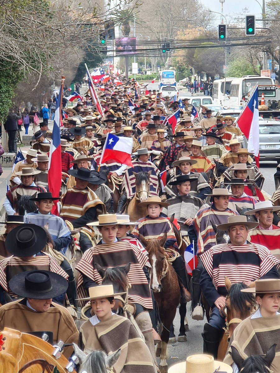 amorenoe's tweet photo. Familias, chilenos, huasos, agricultores, artesanos, JUNTOS... el campo y las tradiciones se hacen sentir. Música, tradición y alegría: esa es el alma de los que decimos ESTA NO!

Queremos  #UnaQueNosIncluya!!

#VivaElCampo https://t.co/XzNtJdiVCx