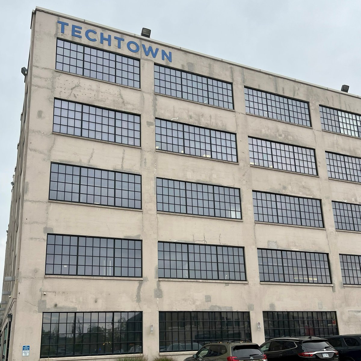 Happy Friday!! Had a wonderful morning attending the Vista Maria Board retreat in Techtown, Detroit