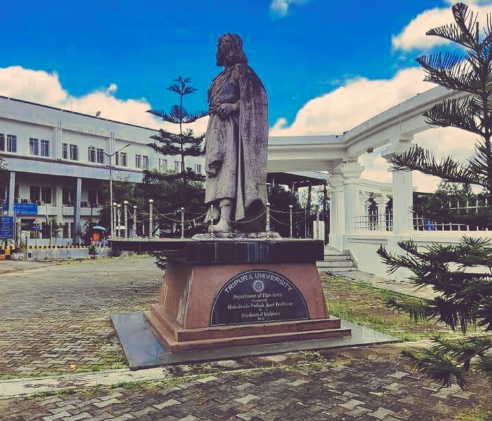 SuvrantaD's tweet photo. Best campus of Tripura University🍂🍃 https://t.co/HulMTDsRcr
