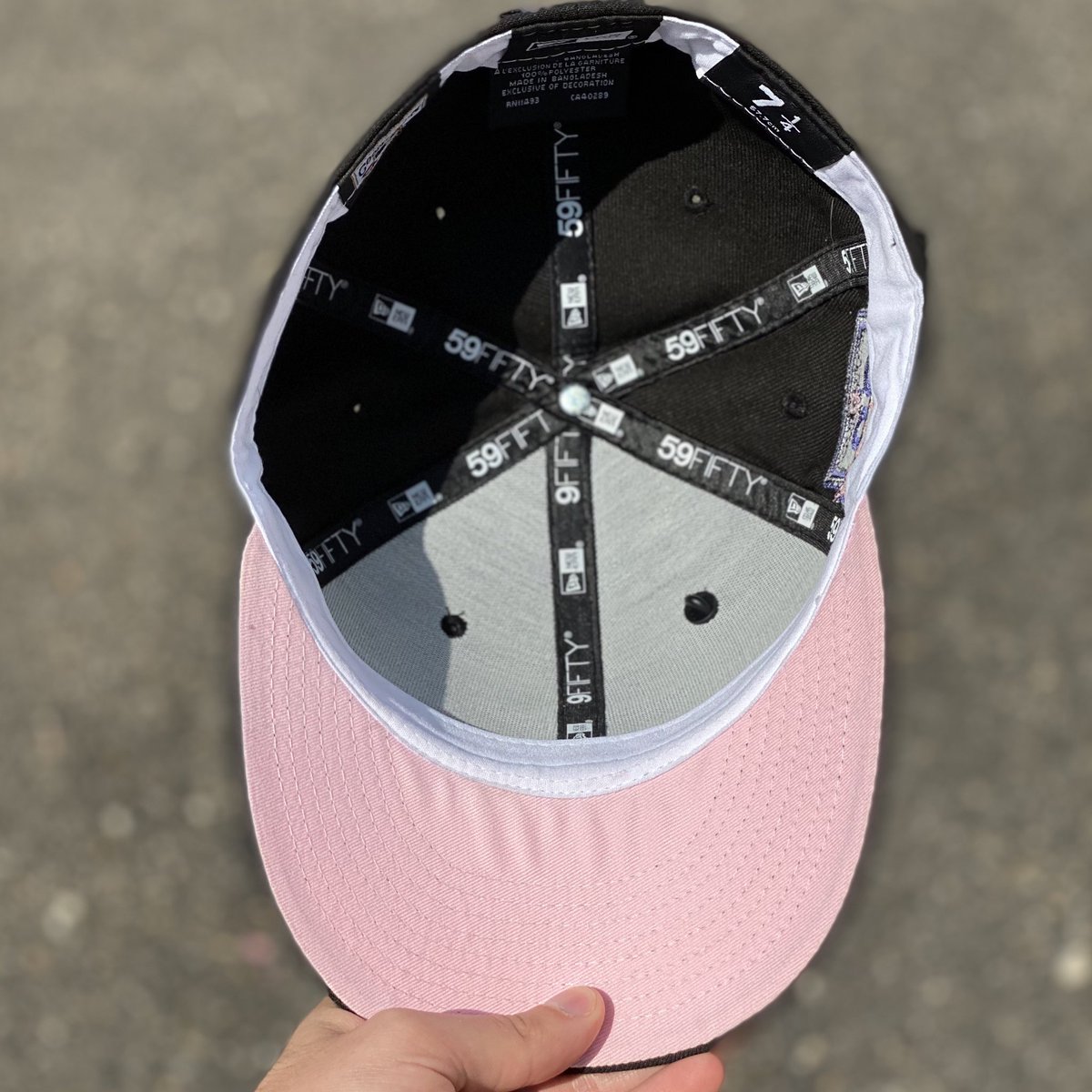 HtxCapGhoul's tweet photo. Could be purple or it could be pink. 🤘🏼 https://t.co/AOT8HNOil6