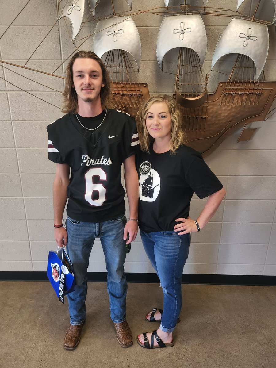 DHS_PiratesFB's tweet photo. Week 0 Adopt a Pirate

Heather Womack and Brantley Craig
#hoistthecolors https://t.co/HCqkETDdNk