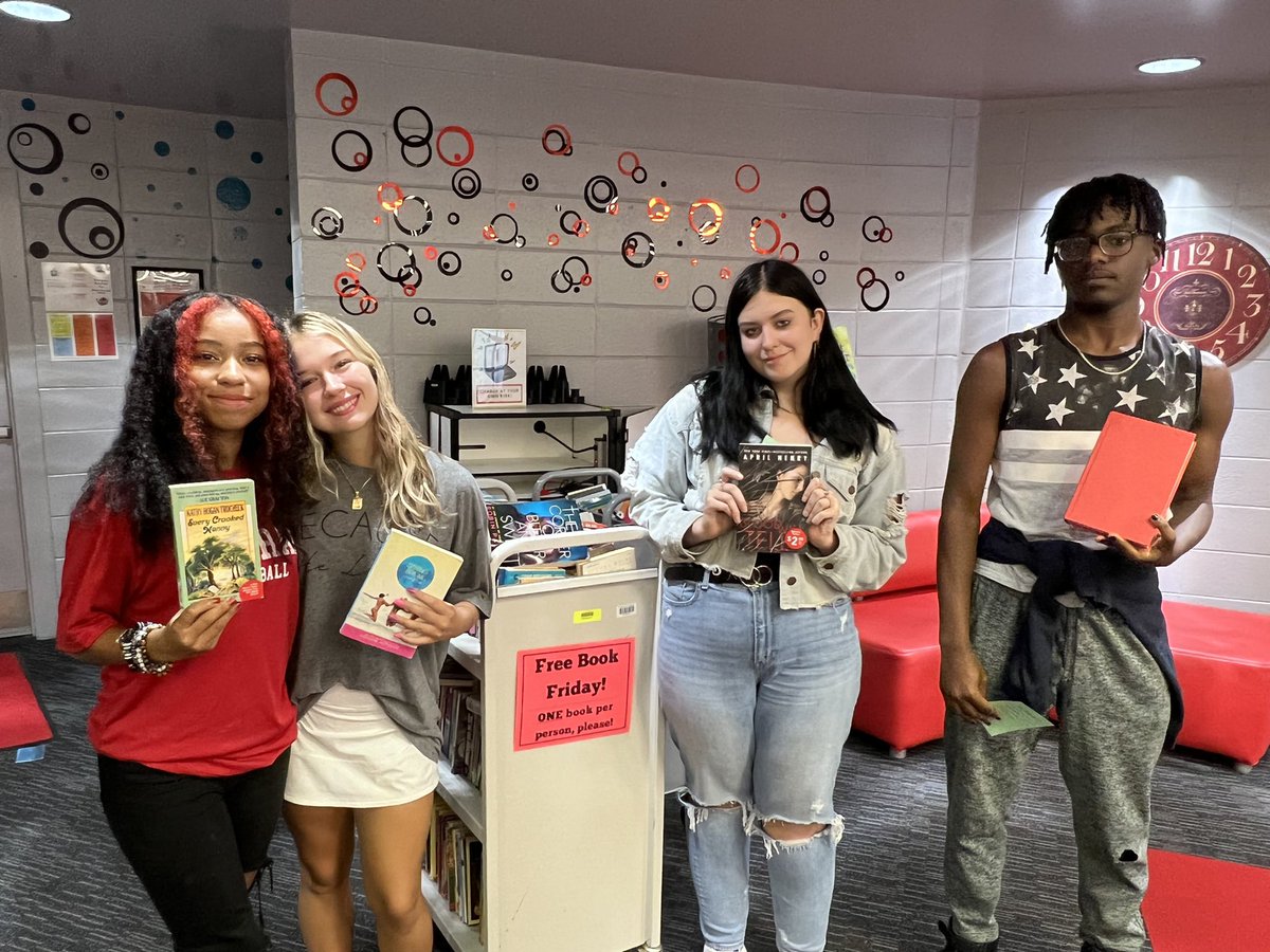 CentralRedDevil's tweet photo. It’s Free Book Friday in the media center! https://t.co/P5796lNowv
