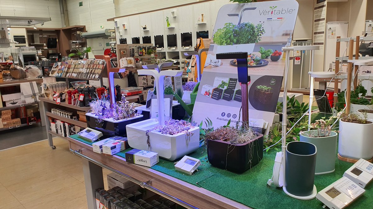 VitLauM's tweet photo. @boulanger @VeritableGarden Dites-moi #BoulangerLimoges, ce n'est pas du tout vendeur. Vous ratez des ventes à coup sûr et ça donne une image pitoyable de votre magasin https://t.co/GBMTtUiKsO