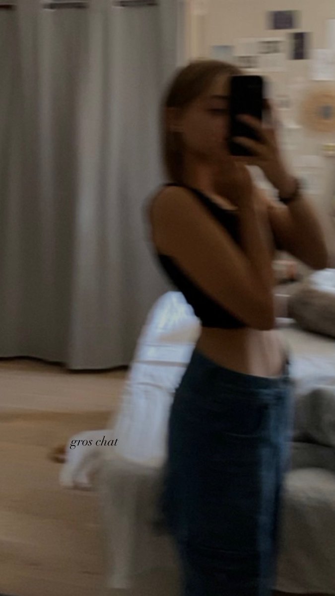 emmma_97's tweet photo. jlaime bien ce pantalon
#groschat https://t.co/aFECzmlDn8