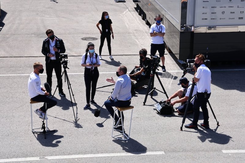 UniCreativeArts's tweet photo. After its scheduled summer break, @F1 is back this weekend with the Belgian Grand Prix! But whatβs it like trackside? ποΈ π€
Graphic Design alum Georgina Sadler told us in our latest blog post β‘οΈ https://t.co/qRet3N7dNQ
#WeareUCA #MakersofUCA https://t.co/EbG7O9Buzh