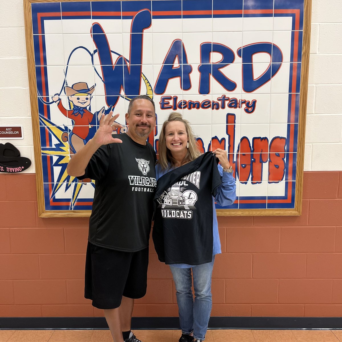 WildcatsDen_SA's tweet photo. In preparation for our inaugural football game tonight we’re recognizing a few of our feeder schools! Next stops are at Ward ES (Ms. Nelson) and Jefferson MS (Ms. Cabico)! Thanks for your support!!! #UTR #WildcatsDen #WildcatTakeOver @NISDSotomayor @WardWranglers @NISDJefferson https://t.co/0XY0vnAKtc