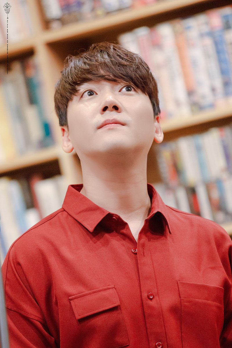 ym__yuu_pic's tweet photo. 220826 #오래된서점 #뮤지컬갈라쇼 #박한근
참 예뻐요 내 맘 가져간 사람
가을 밤 잠 못 드는 사랑 준 사람 https://t.co/A0XosyFOBp