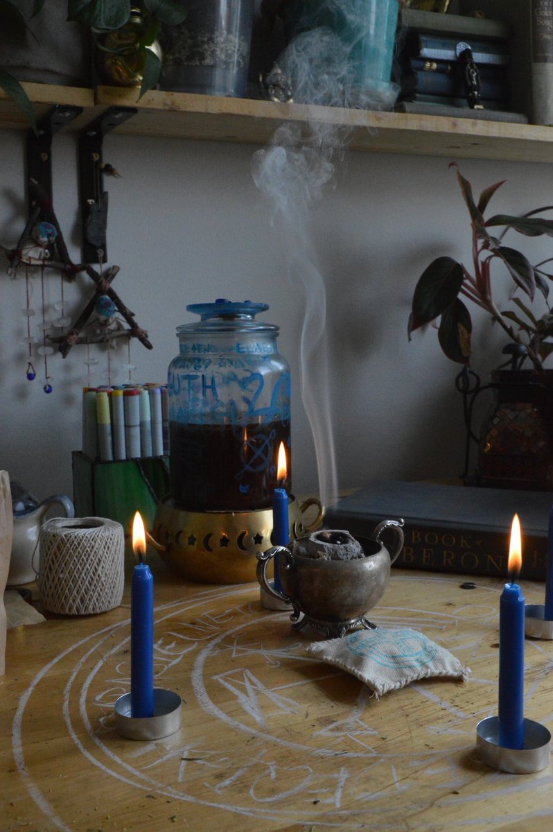 KitchenToad's tweet photo. A method to create Jupiterian Talismanic Bills; now on the Blog, with extra spells and procedures on Patreon! https://t.co/ZRAAffWF2q