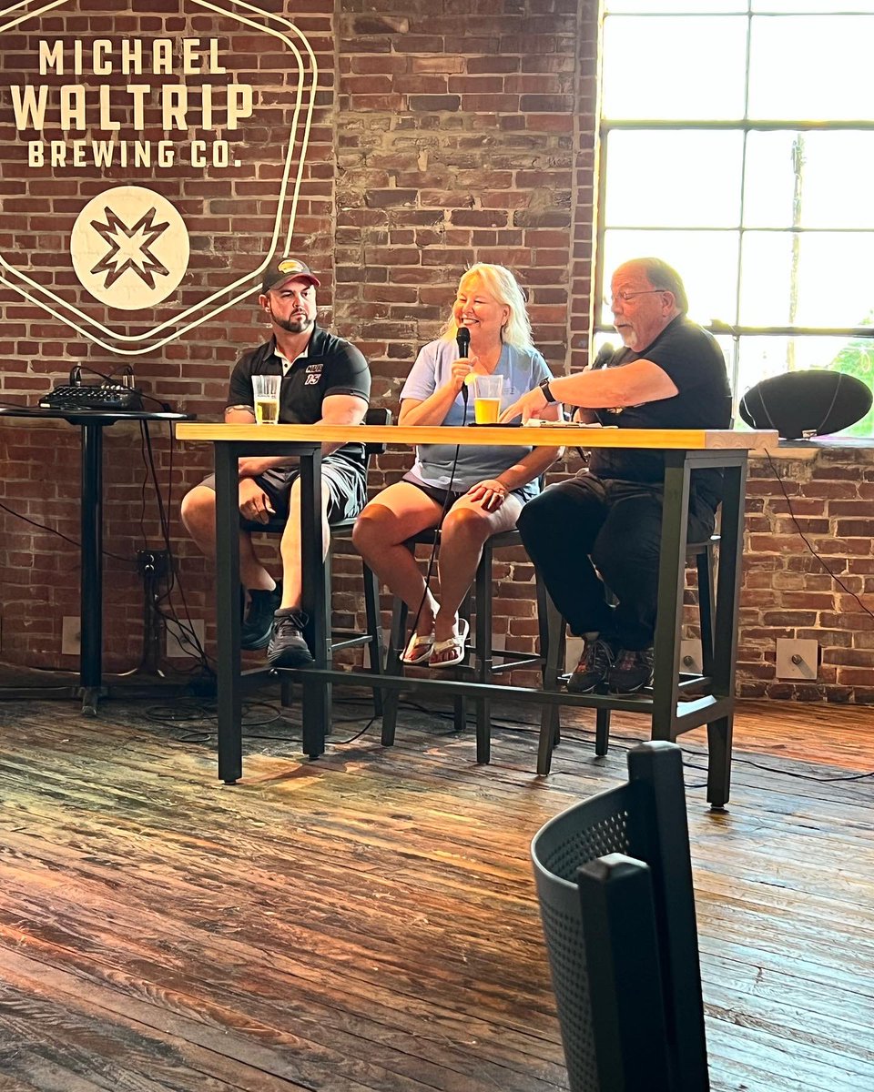 racerkvandyke15's tweet photo. Thank you David for inviting me to be a guest on your Let’s Talk Racing Show, and for taking some time to talk with Jaiden and we were happy Lisa with Food City was there too. We had a great time and look forward to doing it again real soon!
#kvr #dfd #teamkvr #naaws #nascar2022 https://t.co/q4Y1BWhBYY