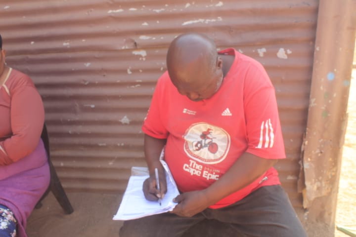 TovarishZulu's tweet photo. #RedFriday #House2House #Corner2Corner @EffJhbRegion @EFFSouthAfrica https://t.co/XNCle9sTvZ