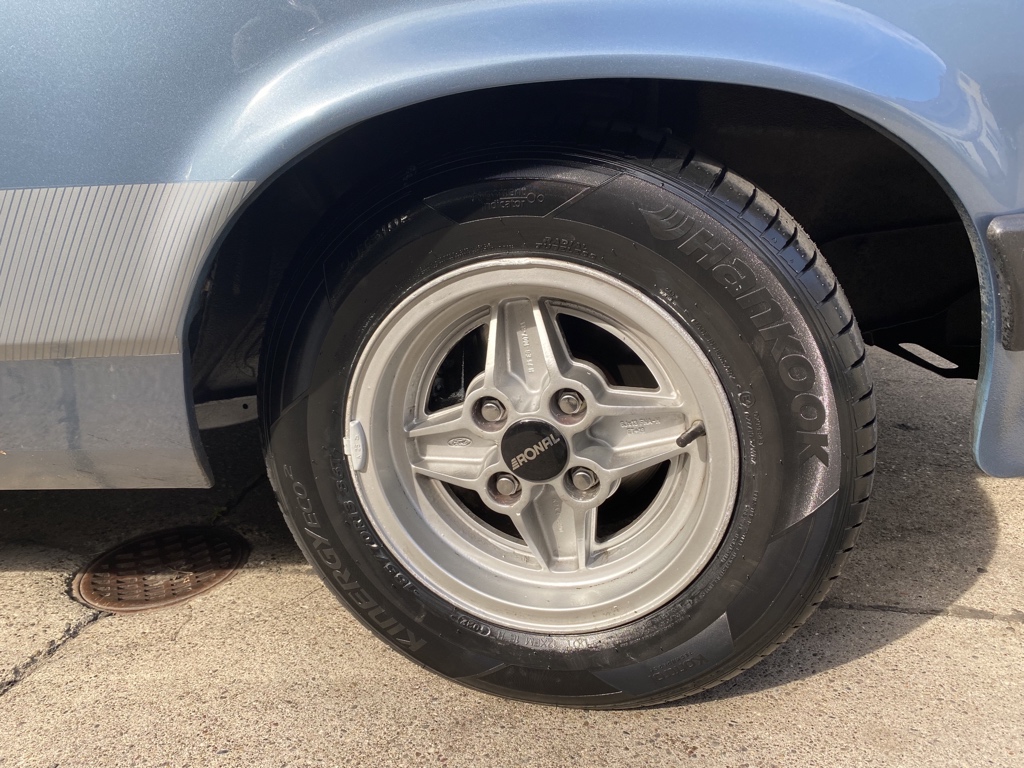 TeamPaddyMurphy's tweet photo. Henry has new dancing shoes #FordCapri #AvDHistoTour #TPM https://t.co/EWfbQkE8aN