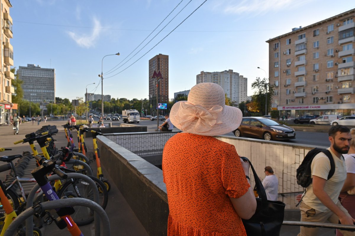 VanMitte's tweet photo. It's all in the hat

#streetphotography #photography #photographer #urban #urbanphotography https://t.co/FXZwe7kdEG