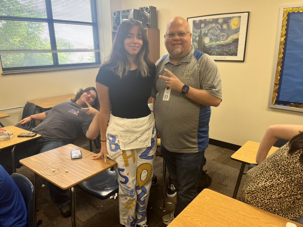 1995Pioneer's tweet photo. Third Period Game Day! Peace Out and Go Bos! #bosworldhistory #pioneerpride #tweettraditions https://t.co/MP965exk27