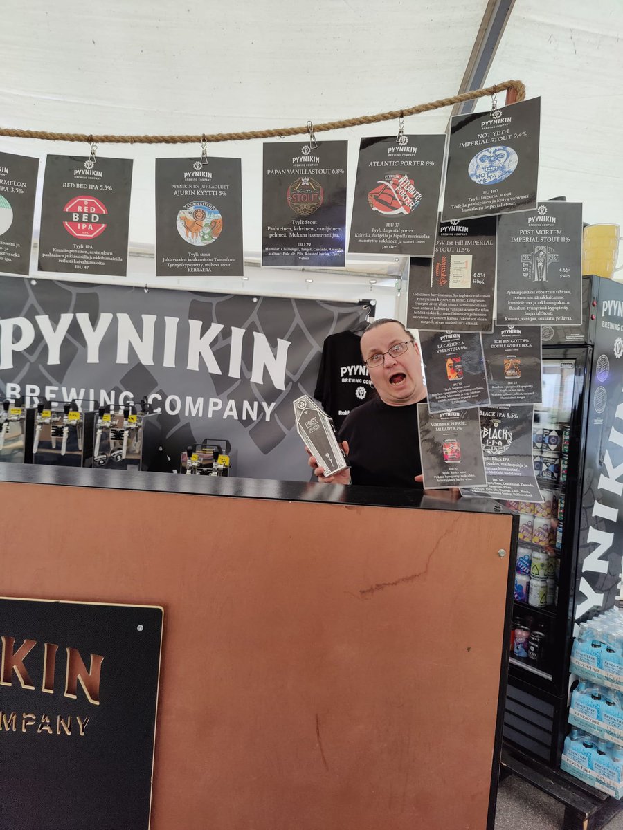 Oulun torilla ollaan kesän viimeisessä SOPPissa. Mukana myös ruumisarkkuolut Post mortem. Ja toki kaikki tisleet. Tänään 24 asti ja huomenna lauantaina 12-24. 🍻 #pyynikinbrewingcompany #pyynikindistillingcompany #suuretoluetpienetpanimot