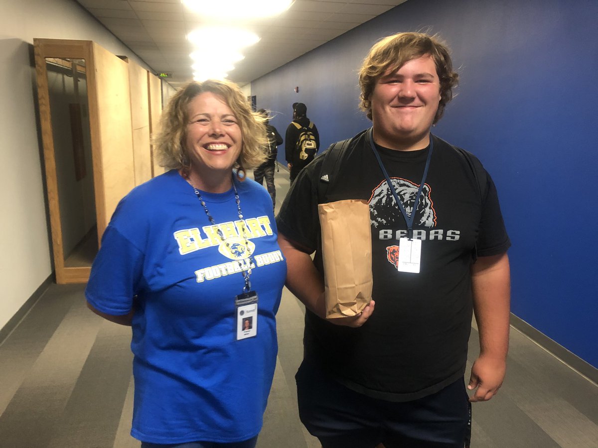 ElkhartLions's tweet photo. Love the enthusiasm, school spirit, and support for our students displayed by our staff on a daily basis, but especially on #FunPhotoFriday! https://t.co/sxkGQWHD6X