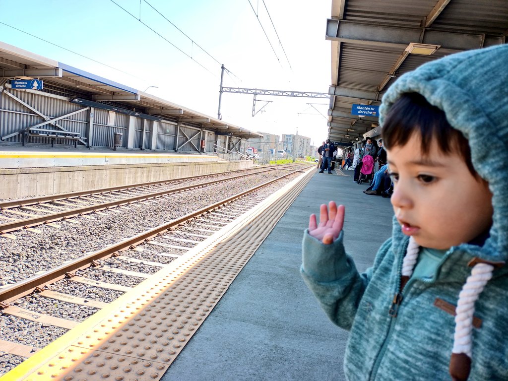 AventurasJulian's tweet photo. ¡Biotreeeeeeeeeeeeeeeen! Aquí estoy en la estación Los Canelos esperándote ♥️ https://t.co/44umpTEoUp