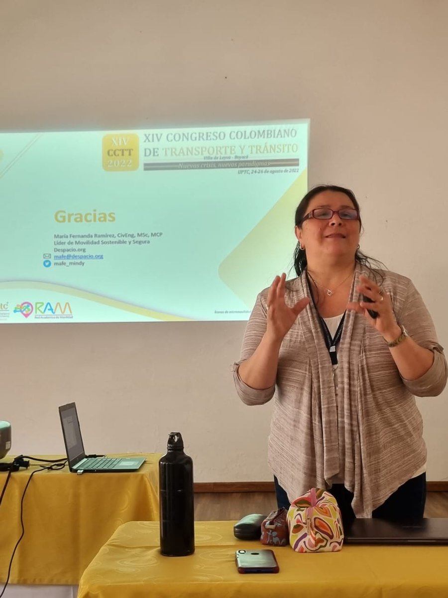 mafe_mindy's tweet photo. Rematando #CCTT2022 contando la gran aventura técnica y de comunicaciones que fue nuestro proyecto #CarrosSeguros en @despacio_org.

Estamos MAL en seguridad vehicular, pero la puerta está abierta para la colaboración gobierno + academia + sociedad civil, para mejorar. https://t.co/mTIKYtr1qj