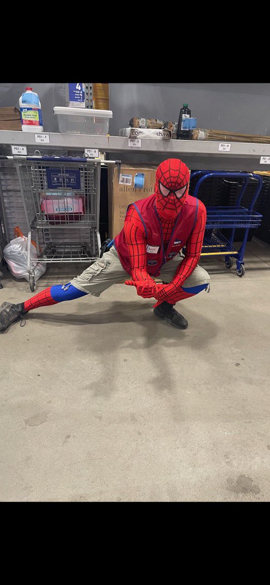 Look who showed up at #1548 to celebrate our backend hero’s🕸<a href="/AndrewsP26/">Paul Andrews</a> <a href="/JaneenV_HRBP/">Janeen Valdes</a> <a href="/ManzoliChris/">Christian Manzoli</a> <a href="/lorenzo22002781/">lorenzo</a> @AshleyKaduk @blakeadams1548 <a href="/kmoore1592/">Edward</a> <a href="/MariaLo1548/">Maria Loyo</a>