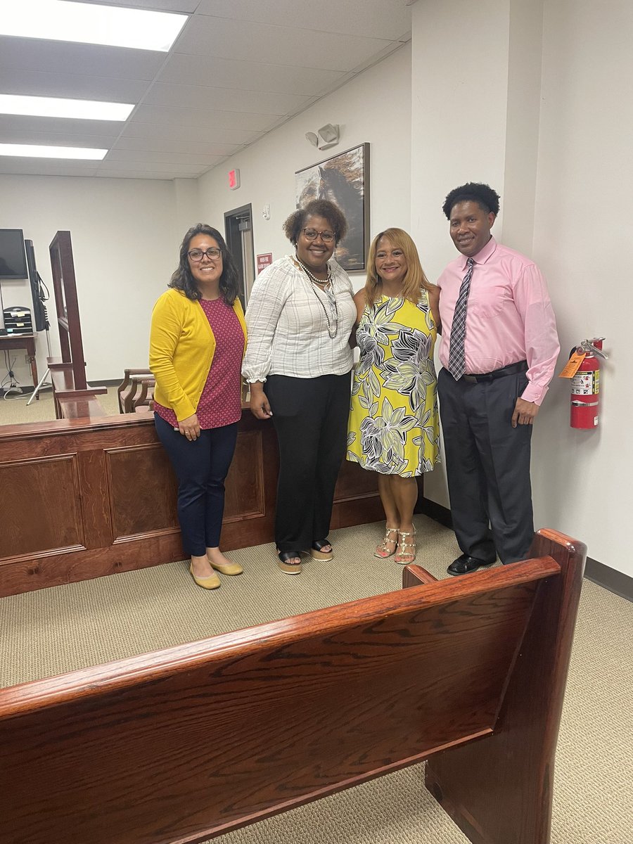 FBISDPolice's tweet photo. The Criminal Justice Association kicked off on Thursday at the Justice of the Peace Judge Mark Gibson’s Office w/ 5th grade students from @HGE_Owls @AE_Gators @GE_Eagles @JES_Dragons Special thanks to Officer Ivery for leading this initiative and Trustee Gilliam for your support! https://t.co/XiyNKIqNGI