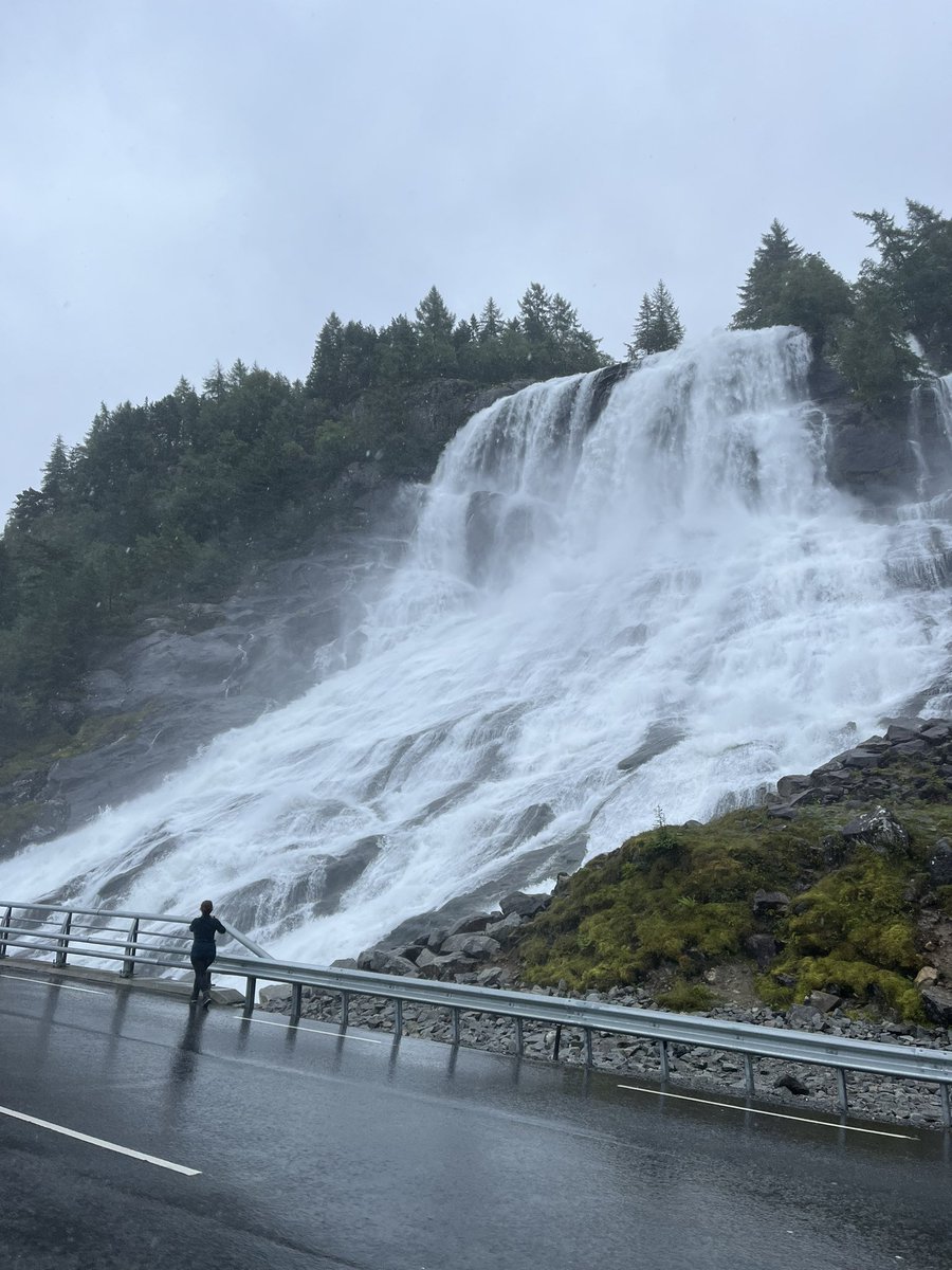 cejasper's tweet photo. Wonderful Post - Post-Cruise Pre-ICP 8 mile hike with @JRSO_IODP #exp382 scientists. Turns out an 8 mile hike in the pouring rain isn’t too bad with great company & scenery :) https://t.co/ldk7W4Mnk1