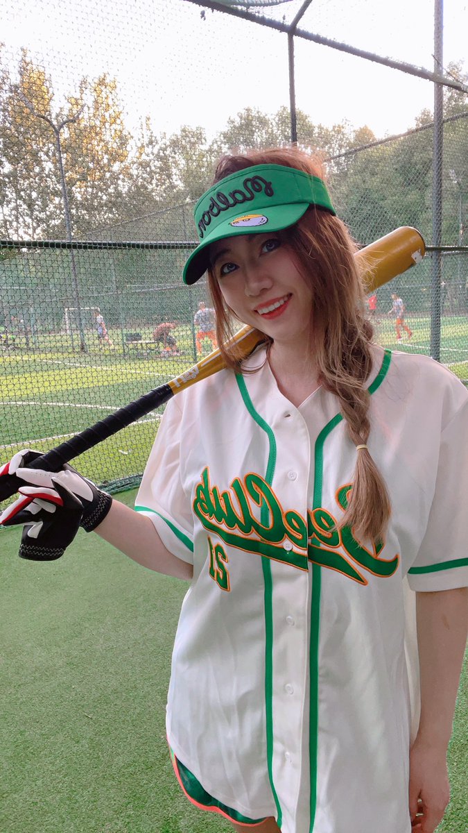 phoebe_web3gal's tweet photo. 户外运动对我来说吸引力太大了
Baseball Day https://t.co/Qls0S2jNb3