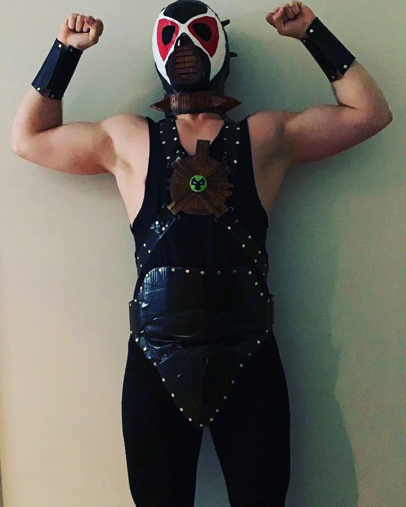 FrankImmabe's tweet photo. Well someone certainly liked the idea of me as bane! A fan photoshopped this on my alt Instagram (frank_floofy)! If only I had this bod irl. ๐ญ Oh well guess thisโll fuel my obsession with muscle growth even more!
#furrymuscle #musclegrowth #Bane #Bane1997 #Venom https://t.co/nUCmx18y2c