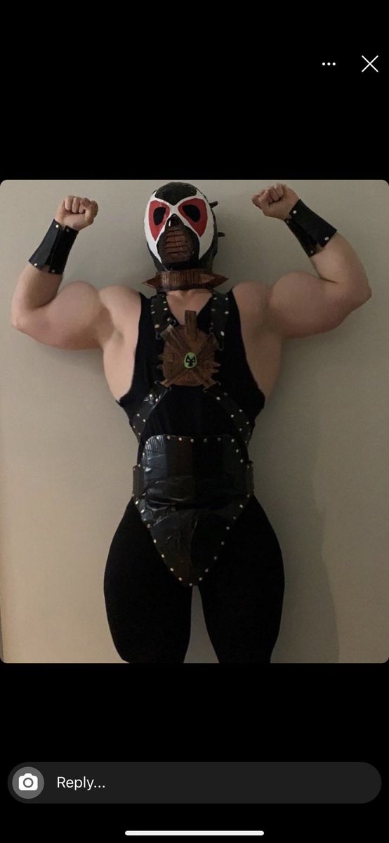 FrankImmabe's tweet photo. Well someone certainly liked the idea of me as bane! A fan photoshopped this on my alt Instagram (frank_floofy)! If only I had this bod irl. ๐ญ Oh well guess thisโll fuel my obsession with muscle growth even more!
#furrymuscle #musclegrowth #Bane #Bane1997 #Venom https://t.co/nUCmx18y2c