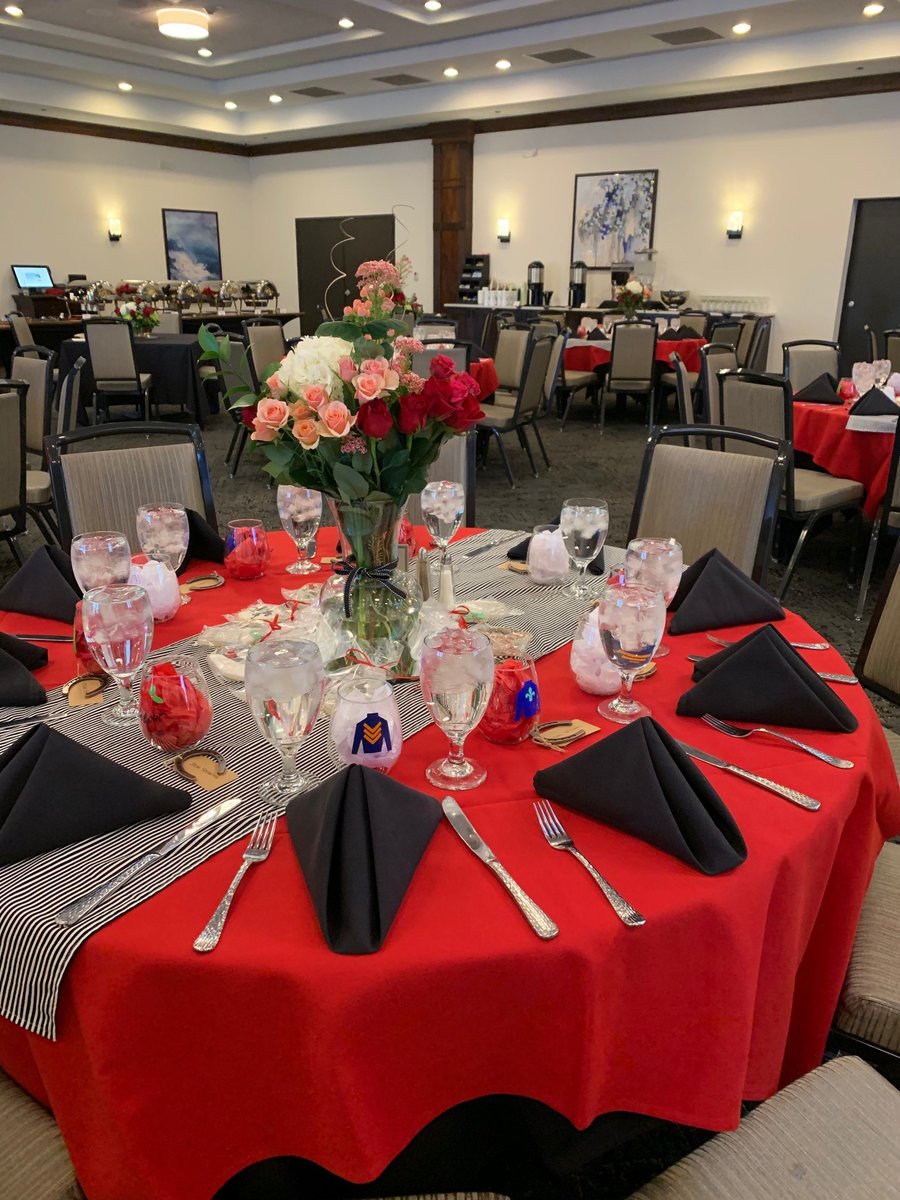 HeritageEB's tweet photo. Book your 2022 event and don't forget to ask about our room rental discounts available for a limited time!  Contact Jennifer Stoneking now to talk about your wedding, reception, banquet, corporate meeting &amp; more in our clubhouse.  720-235-1822 or jstoneking@heritageeaglebend.com https://t.co/4MODhQL4qS