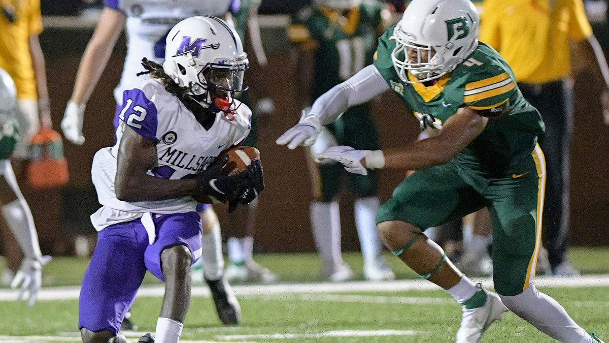 NFFNetwork's tweet photo. Congrats to WR Nic Hayes, the @MajorsFootball nominee for the 2022 #CampbellTrophy! https://t.co/mfGFXH2CKk https://t.co/NAEstIJR2A