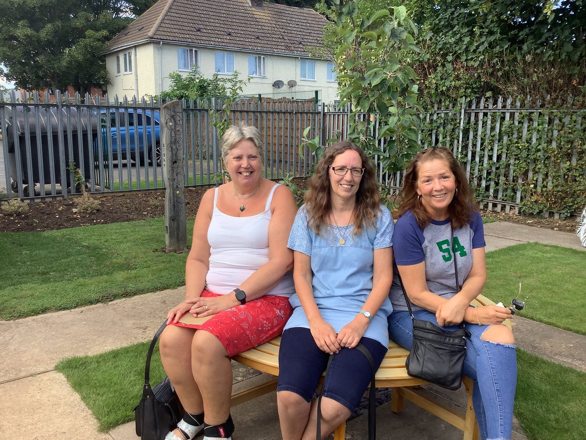TheRichmondPri's tweet photo. Today the sun shone and we spent some time in the new Caroline Wellsted Well-Being Area. This area is for our staff and pupils to use. Thank you to everyone for your contributions. #SkegnessRotary #PFA @RichmondPfa https://t.co/jaR2IQpzI4
