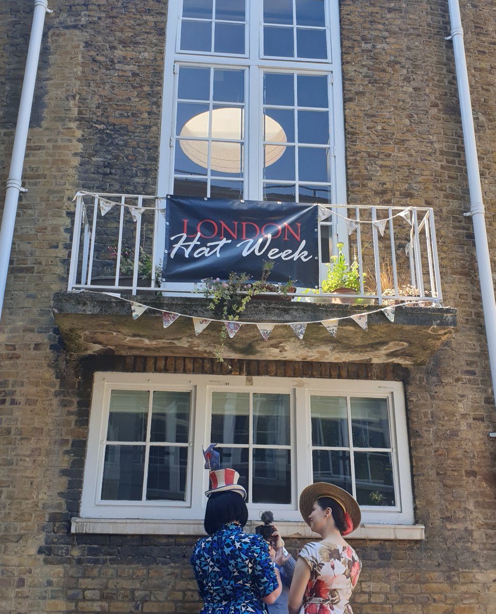 A bit of bunting for the UK bank holiday weekend.  Wherever you are in the world wishing you a great weekend!

#londonhatweek #londonhatwalk #wearmorehats