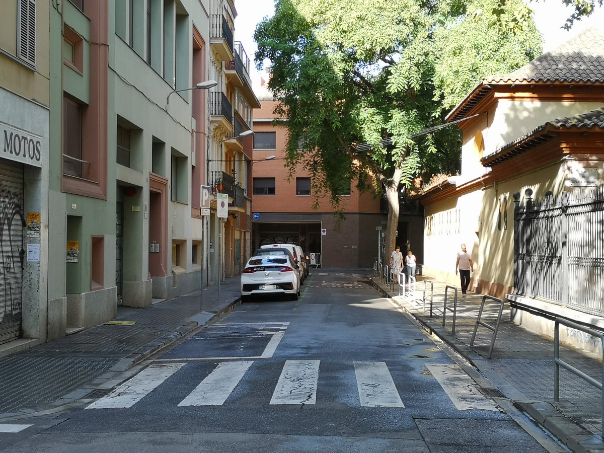 BCN_SantsMont's tweet photo. 🚯 Retirats els contenidors dels carrers de l'Espanya Industrial i Muntadas fins dissabte.

🙏🏽 Disculpem les molèsties al veïnat, però és per garantir el millor funcionament de la Festa Major de #Sants.

👉🏽 https://t.co/BWfTmXA8pb #FMSants #FMASants https://t.co/ph0zk5Mpsn