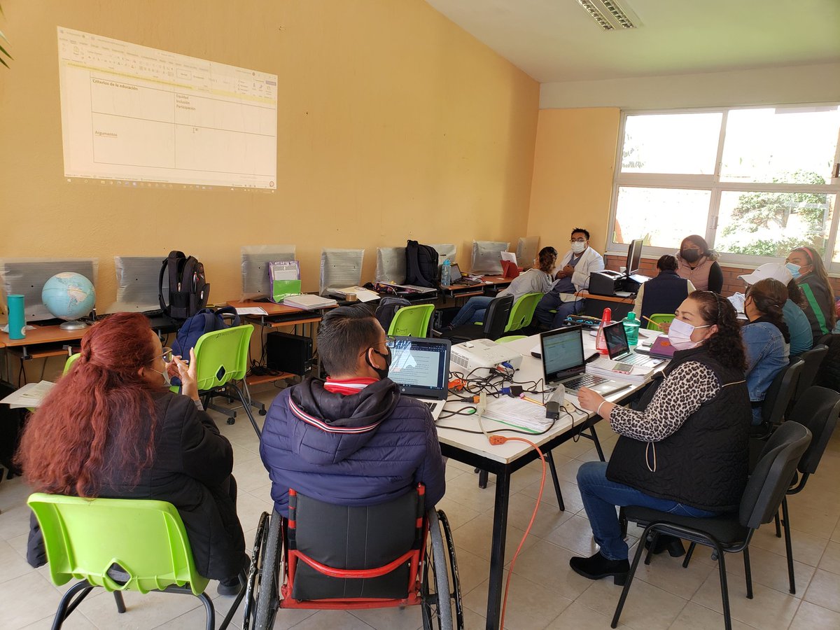 cocosgomez's tweet photo. @SeducEdoMex @SEB_Edomex @geramonro05 @RebecaSaldaa13 @lucero082 @Itzehl6 @BereOliRey1  CAM No. 72 Profra. Margarita Nieto Herrera, Otzolotepec, E019, Región 1 Toluca trabajando en la implementación de la Estrategia Curricular  en #IgualdadDeGeneroEdomex Fase intensiva #CTE https://t.co/dymnHybaq8
