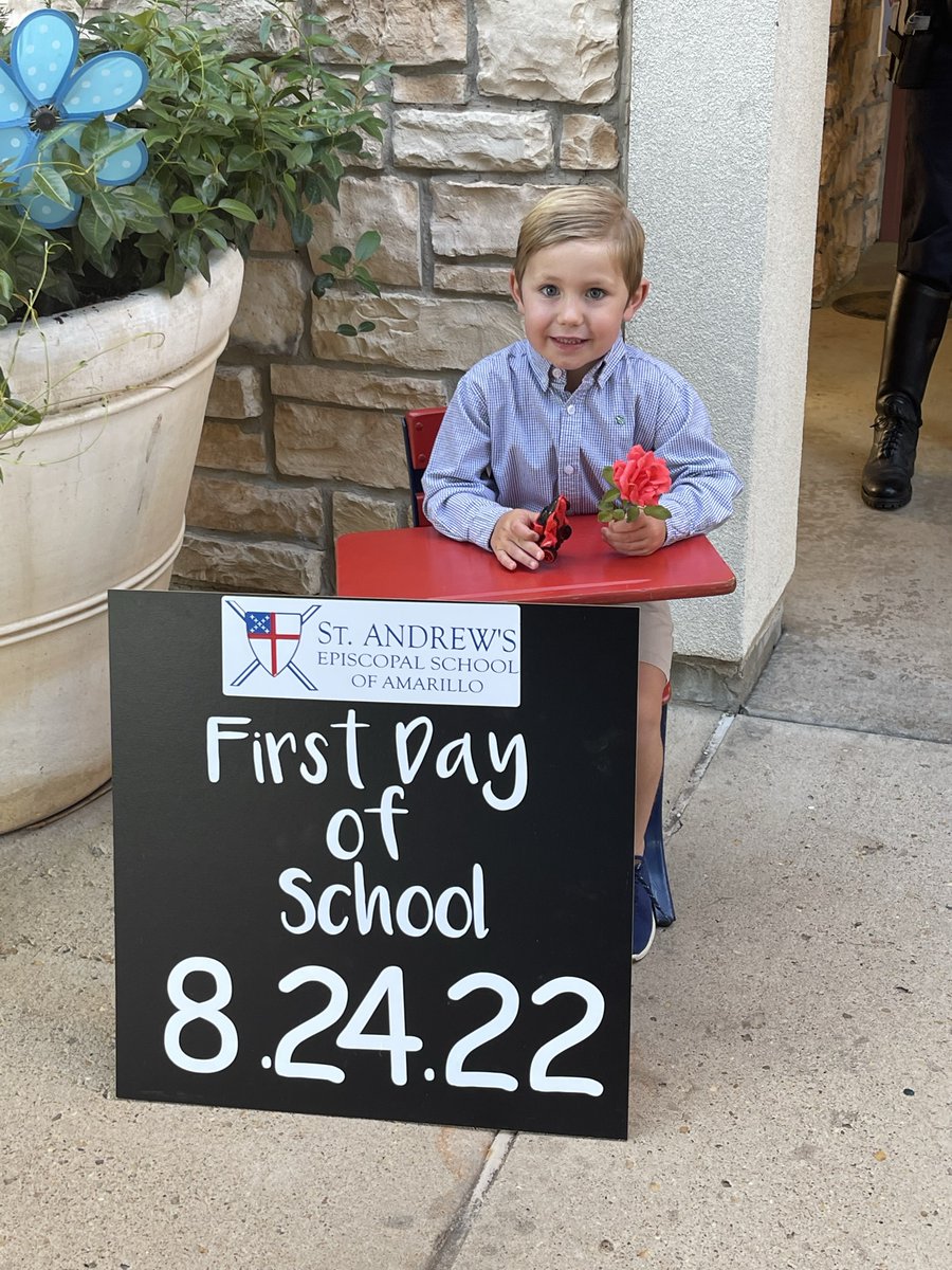 standrewsamari1's tweet photo. Primer &amp; PreK students are back🥳thanks @amarillopd for sending Officers Clark and Brush to help us welcome them! MS heard from Mr. Jason Riddlespurger w/ @cityofamarillo. IB had fun in science &amp; built favorite foods in Snapology! #saesCommunityPartners #saesiswhereyourheartis https://t.co/bY7kqKYzDn