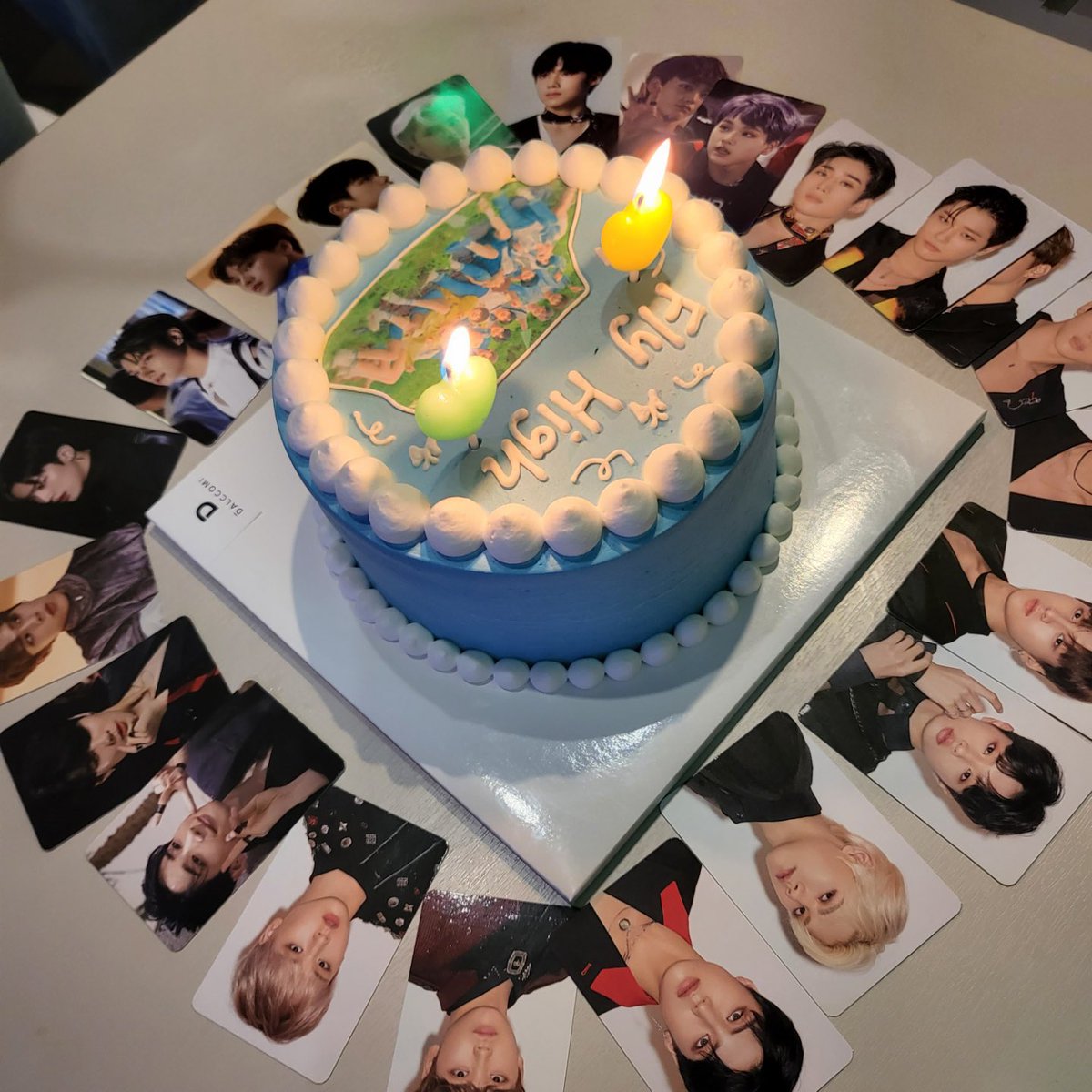 x1_mp4's tweet photo. 엑스원 재림의식 컴백하세요~
#엑스원_데뷔3주년축하해
#Happy3rdAnniversaryX1 https://t.co/8kxgj6jSdP