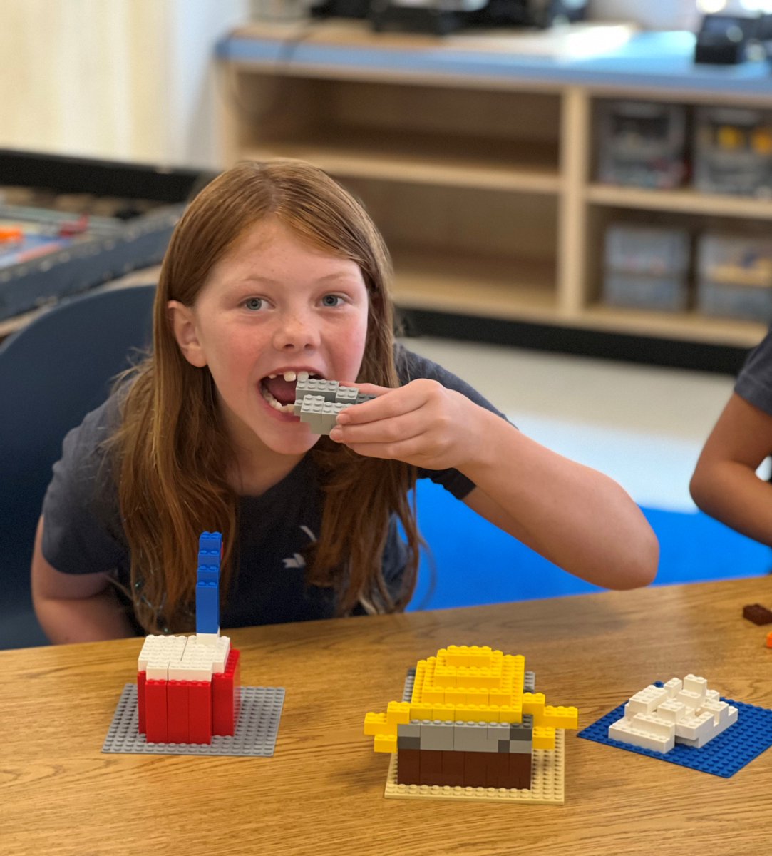 standrewsamari1's tweet photo. Primer &amp; PreK students are back🥳thanks @amarillopd for sending Officers Clark and Brush to help us welcome them! MS heard from Mr. Jason Riddlespurger w/ @cityofamarillo. IB had fun in science &amp; built favorite foods in Snapology! #saesCommunityPartners #saesiswhereyourheartis https://t.co/bY7kqKYzDn