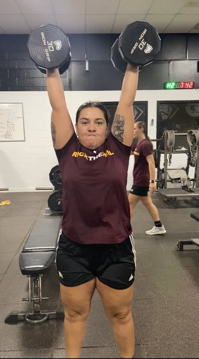 Winthropsoftbal's tweet photo. Time to take off 🦅!!! Let’s get it Eagles #newyearnewattitude #gettingtougher #eaglestrong https://t.co/X7ApibqTop