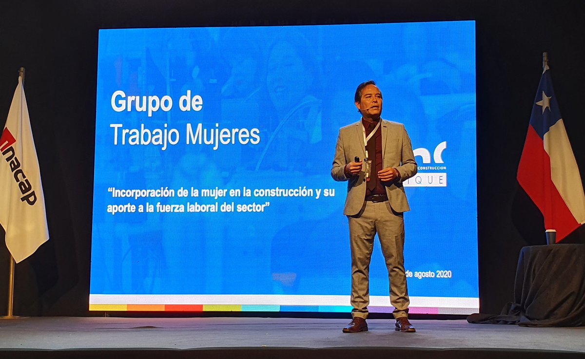 CChC_Tarapaca's tweet photo. Esta mañana el Presidente de CChC #Iquique, @i_berrios, expuso en el 7° Congreso Internacional de Minería de Tarapacá 2022, sobre la incorporación de la mujer en la construcción y su aporte a la fuerza del sector. #Tarapacá https://t.co/B460M84gRS