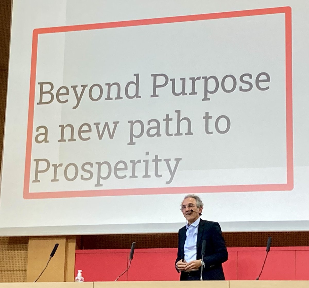SMIScPo's tweet photo. We are very honored to welcome Bruno Roche, Founder and Director of Economics of Mutuality for his inaugural lesson at @SMIScPo in the presence of @MathiasVicherat and our dean @natacha_valla @fbonaventure1
#RentréeScPo #WelcomeToScPo #newprosperities #EconomicsofMutuality https://t.co/8gNItO3vIw