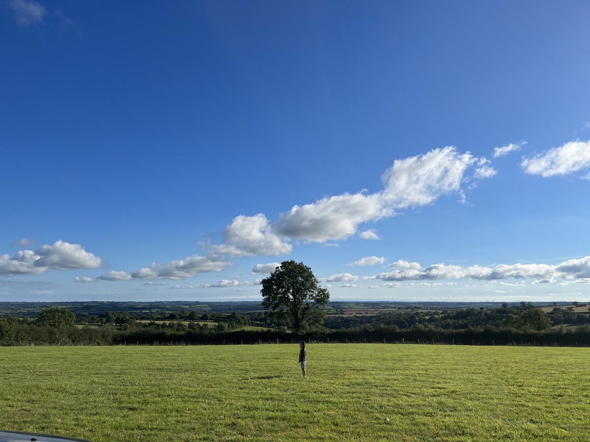MrsGingerLawyer's tweet photo. 8hrs of bank holiday traffic driving was worth it for this view #NoFilter
Next up: the erection of Lottie.
Updates to followโฆ. https://t.co/1fbfXxt3r4